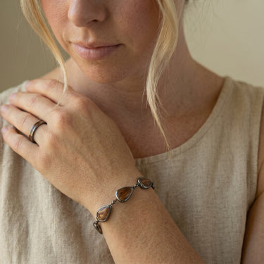 Hawaiian Koa Wood Drop Bracelet - Gunmetal
