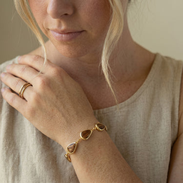 Hawaiian Koa Wood Drop Bracelet - Yellow Gold